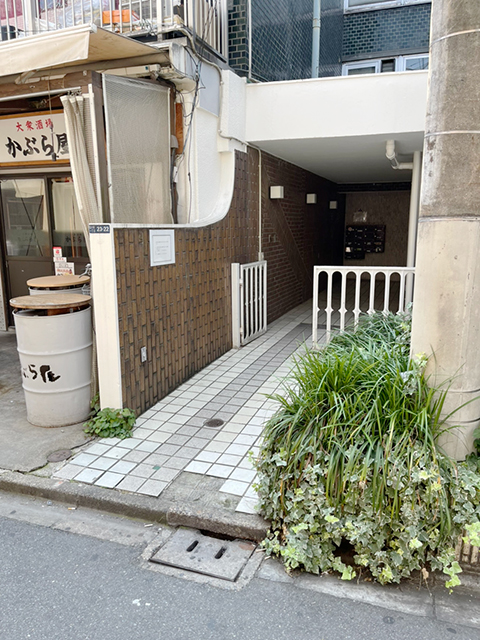 西新宿校外観