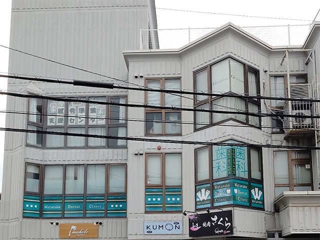 大阪狭山校外観